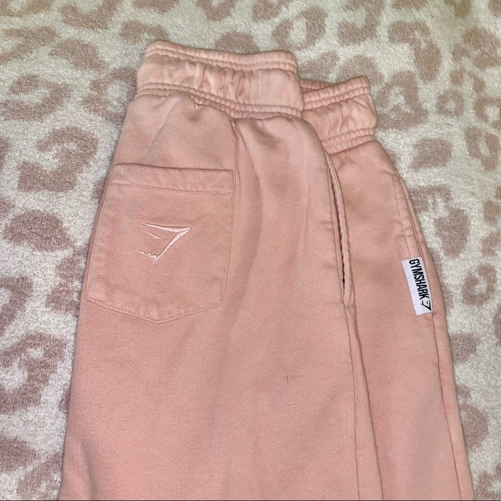 Pink Gymshark Sweatpants cropped
